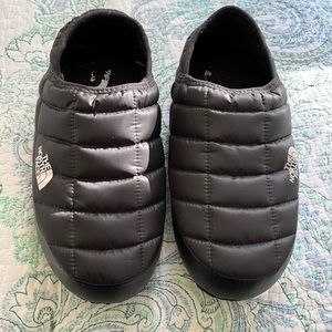 North Face Women’s Thermoball slipper